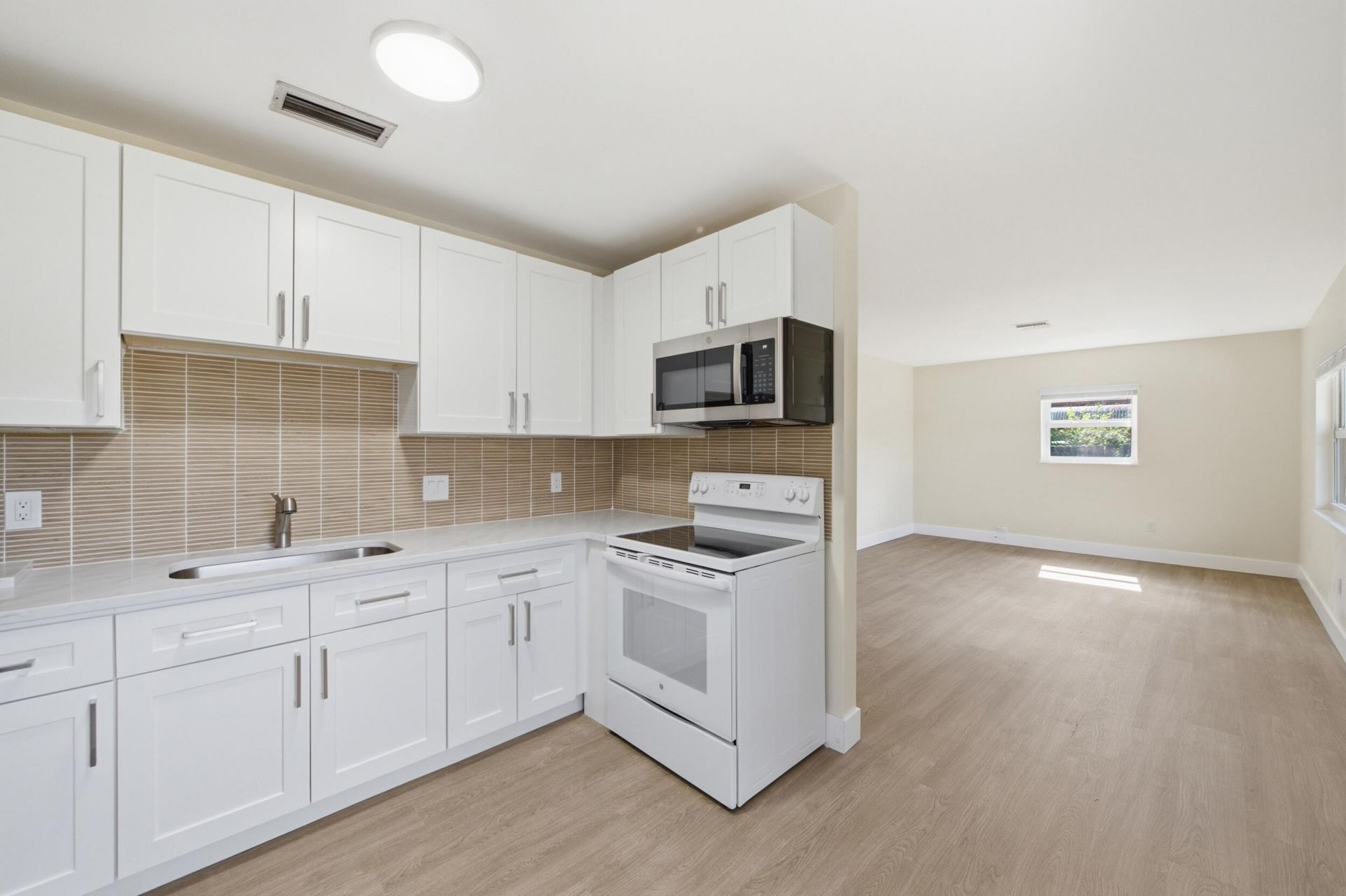 353 Wickline Boulevard, Lantana, FL 33462 Photo