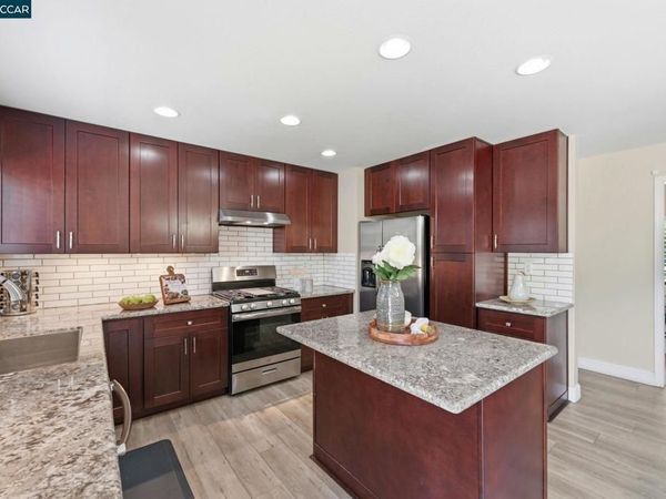3611 Sunview Ct, Concord, CA 94520