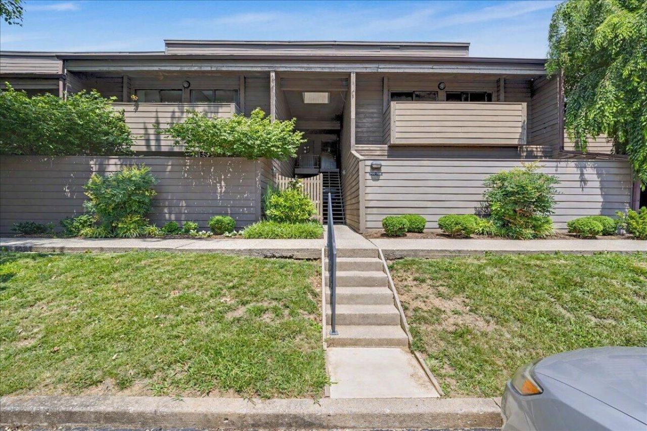 750 Shaker Drive, Unit 707, Lexington, KY 40504 Main Photo
