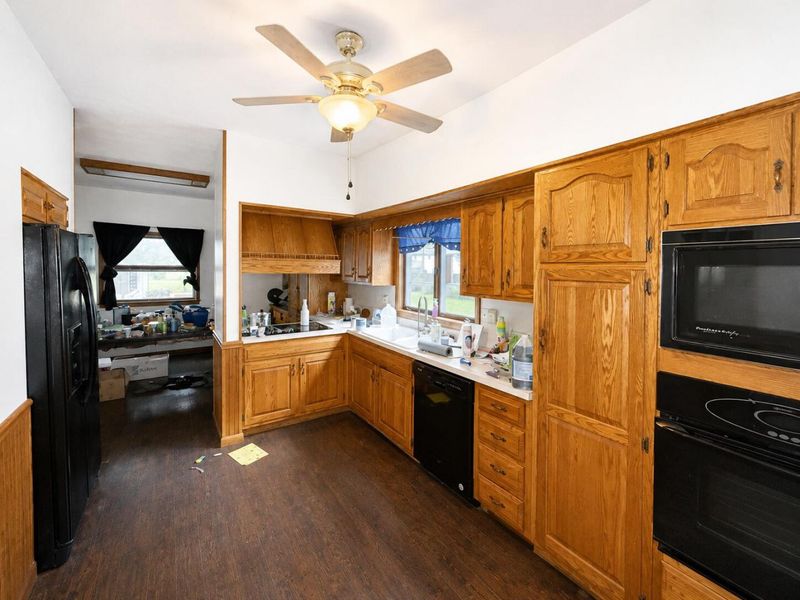 221 N Madriver Street, Bellefontaine, OH 43311 Photo 5