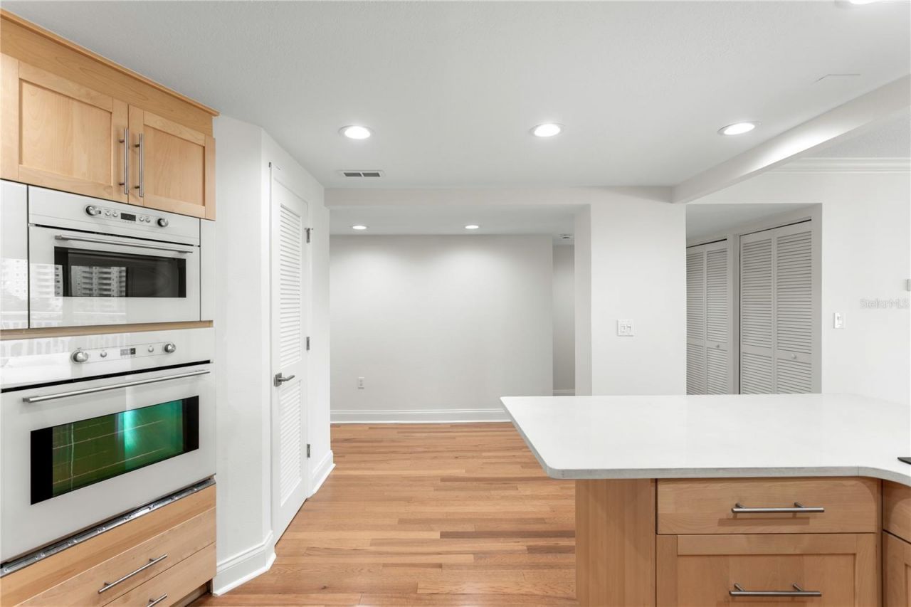 700 Beach Drive Ne, Unit 603, Saint Petersburg, FL 33701 Photo
