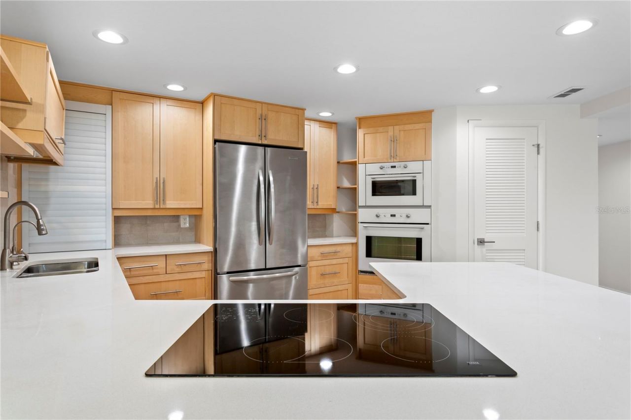700 Beach Drive Ne, Unit 603, Saint Petersburg, FL 33701 Photo