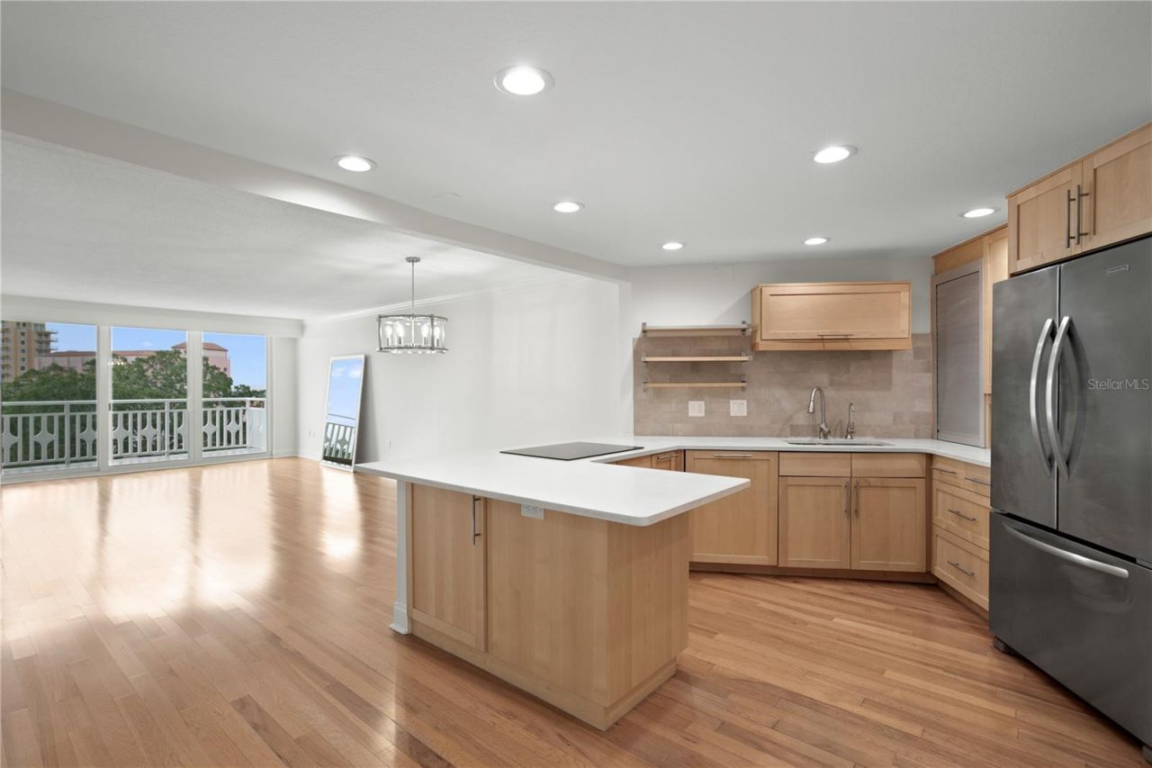 700 Beach Drive Ne, Unit 603, Saint Petersburg, FL 33701 Photo