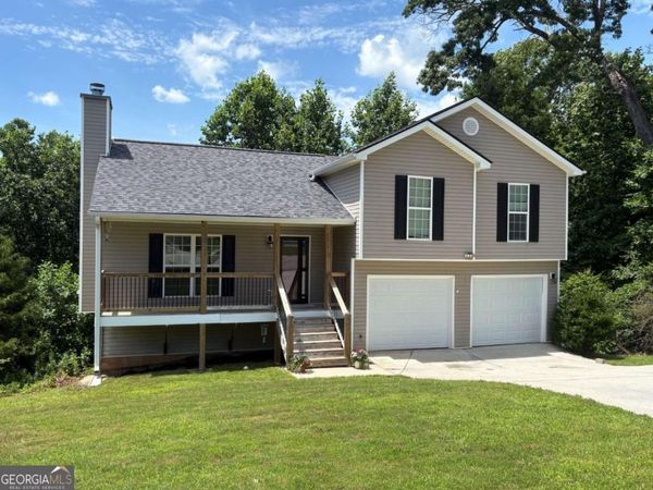 5374 Crown Oaks Drive, Lula, GA 30554