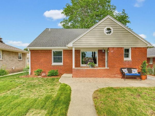 3608 N 101st STREET, Wauwatosa, WI 53222