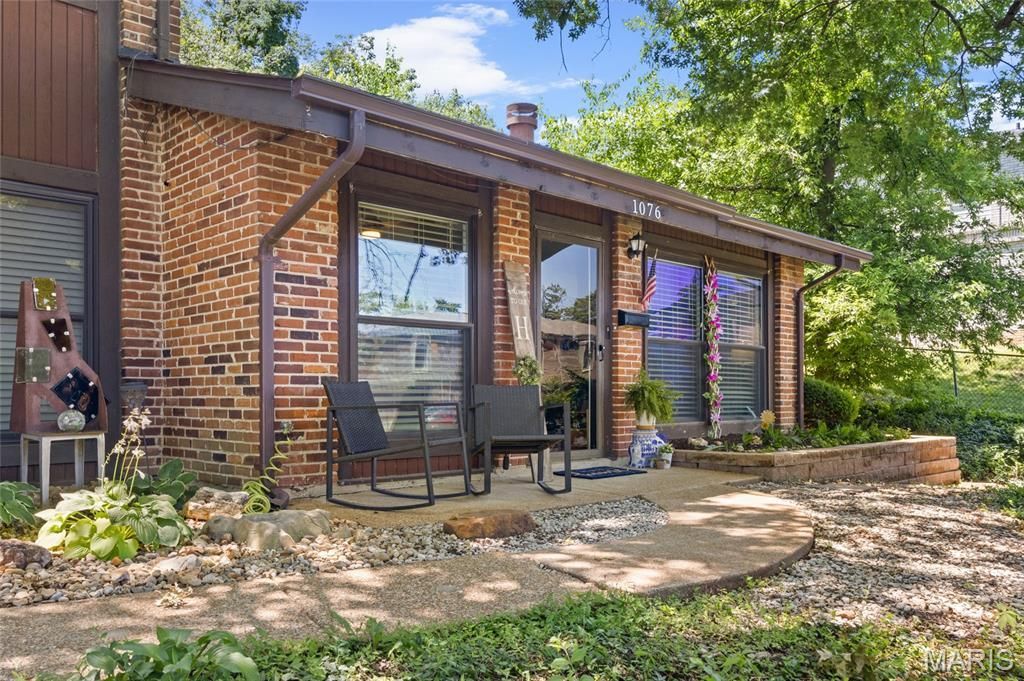 1076 Mersey Bend Drive , Oakville, MO 63129 Main Photo