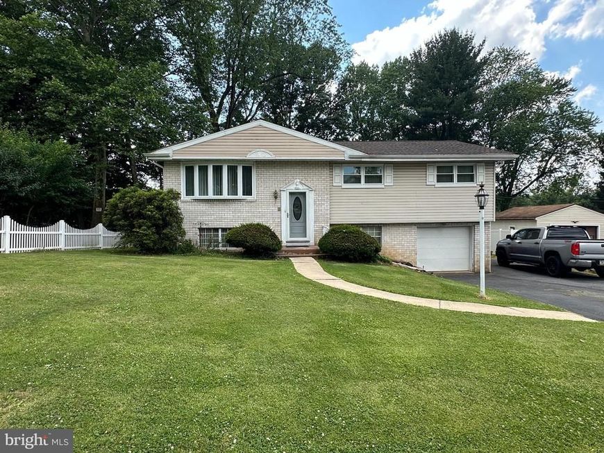 3020 Elm Road, Reading, PA 19605 Main Photo