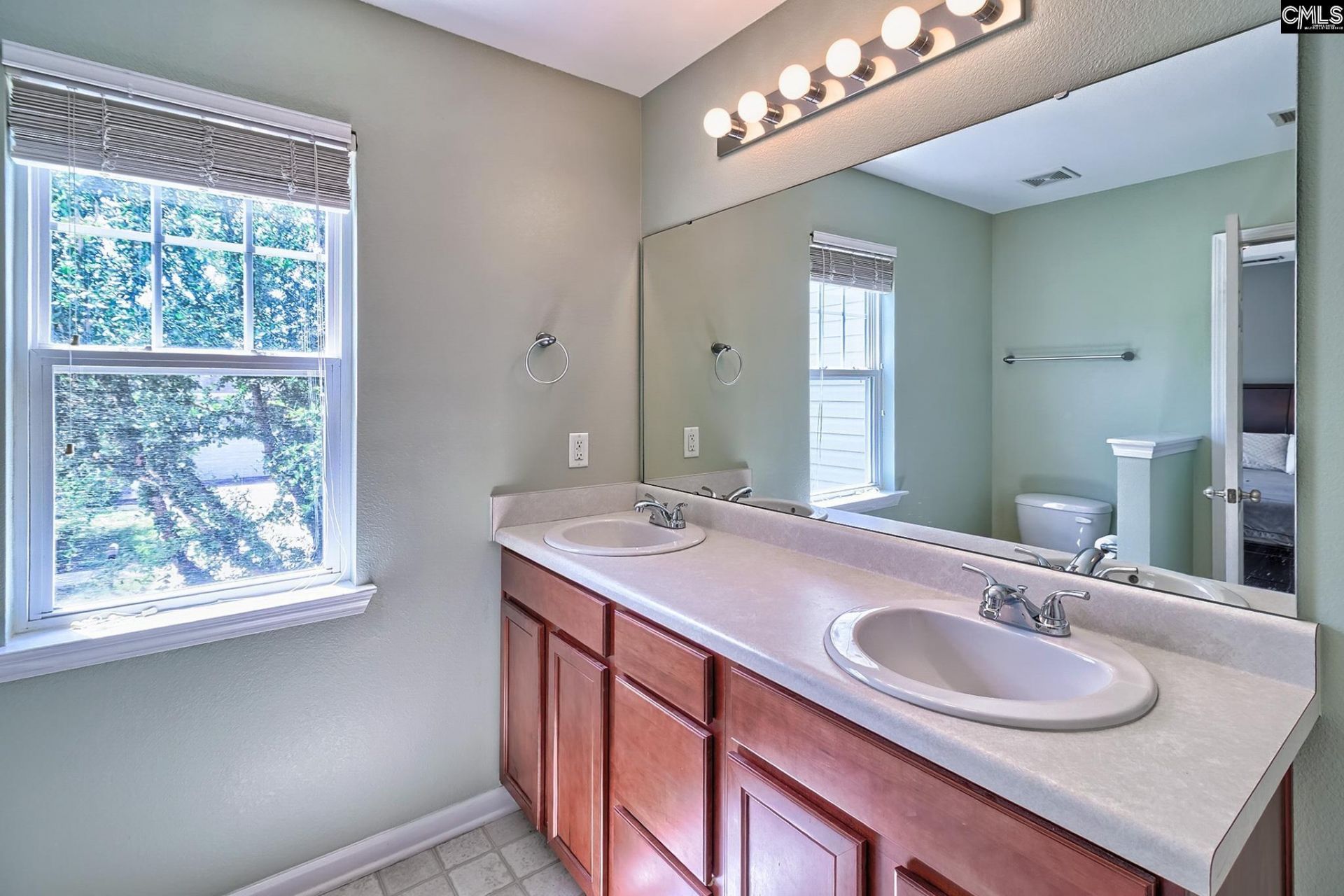 321 Drooping Leaf Road  Photo 9
