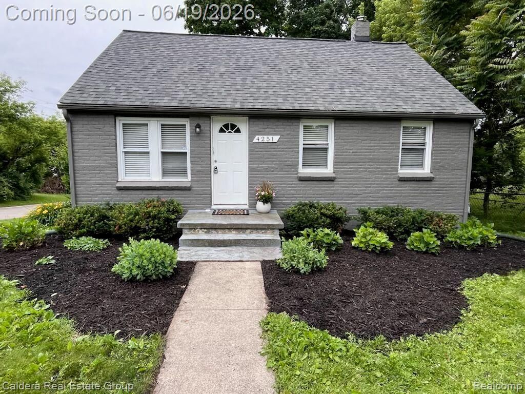 4251 Quebec Street, Auburn Hills, MI 48326 Main Photo