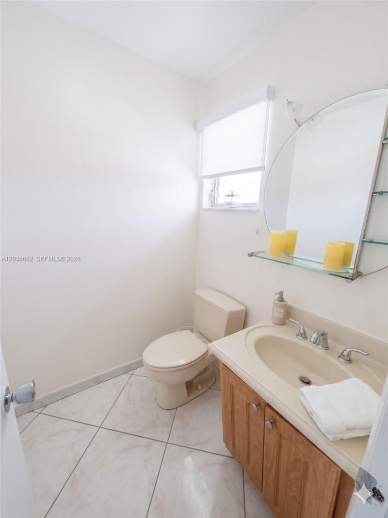 1530 NE 191st St , Unit 305, Miami, FL 33179 Photo