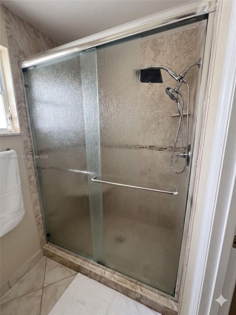 1530 NE 191st St , Unit 305, Miami, FL 33179 Photo