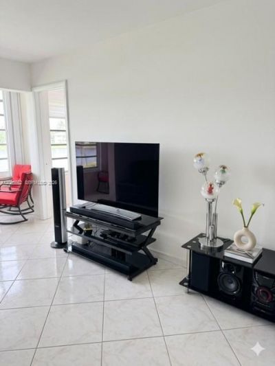 1530 NE 191st St , Unit 305, Miami, FL 33179 Photo