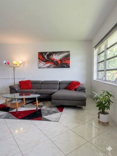 1530 NE 191st St , Unit 305, Miami, FL 33179 Photo