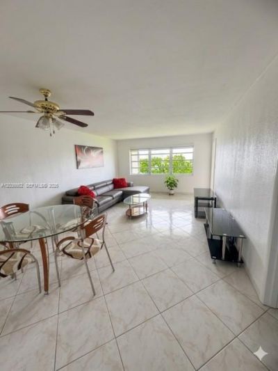 1530 NE 191st St , Unit 305, Miami, FL 33179 Photo