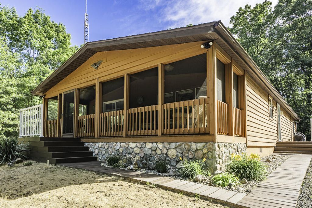 5026 W Harrison Road, Hart, MI 49420 Main Photo