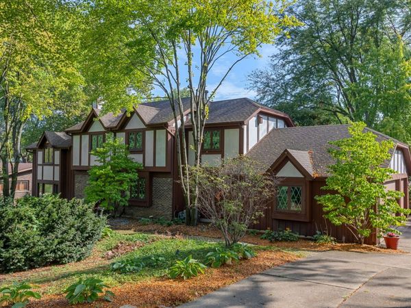 1211 S Grove Avenue , Barrington, IL 60010