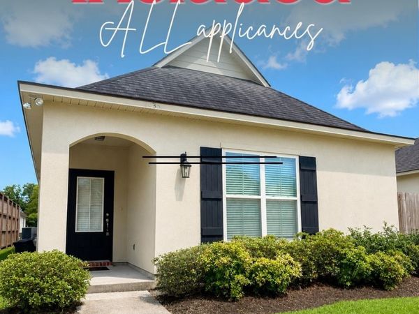 1439 Granby Dr, Baton Rouge, LA 70820