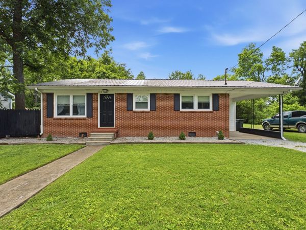 226 N Pine St, Hohenwald, TN 38462