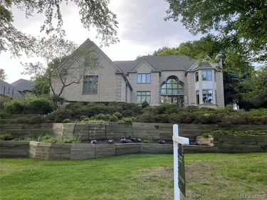 1721 Archers Pointe, Rochester Hills, MI 48306