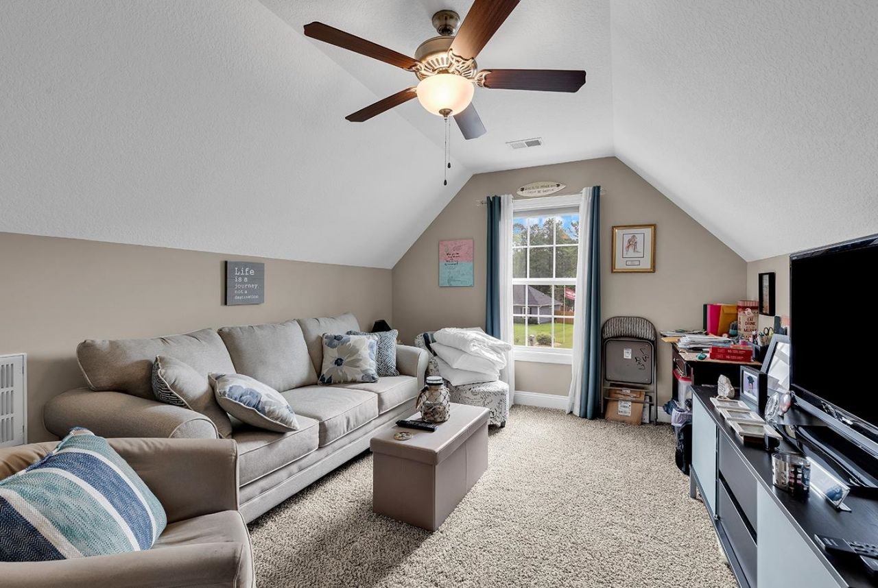 197 Penn Circle Photo 44