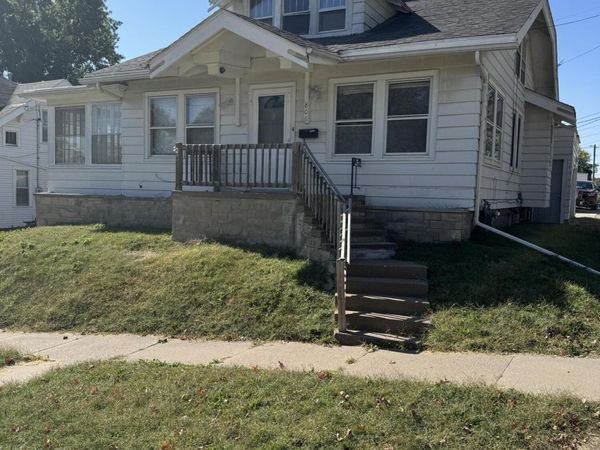 806 OAK ST, Muscatine, IA 52761