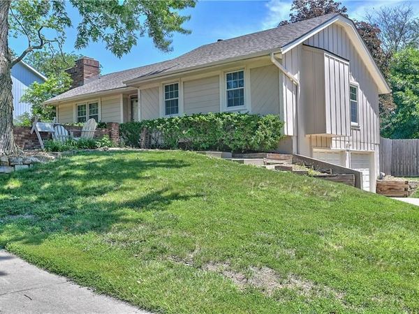 8515 NW Pomona Avenue, Kansas City, MO 64152