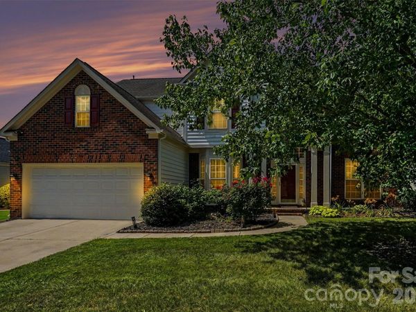 8021 Pelorus Lane, Charlotte, NC 28269