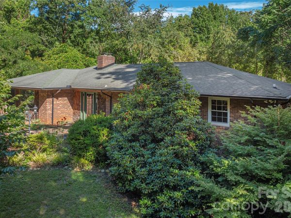 35 McKinney Road, Asheville, NC 28805