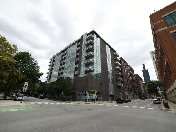 225 S Sangamon Street, Unit 701, Chicago, IL 60607
