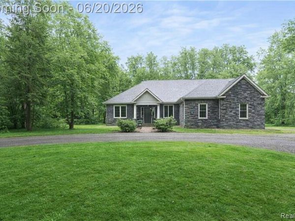 790 Grange Hall Road , Groveland Twp, MI 48462