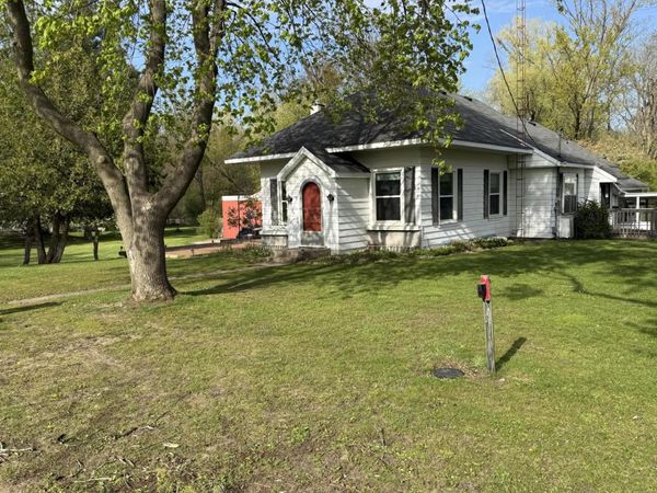122 N Sherman Street, Howard City, MI 49329