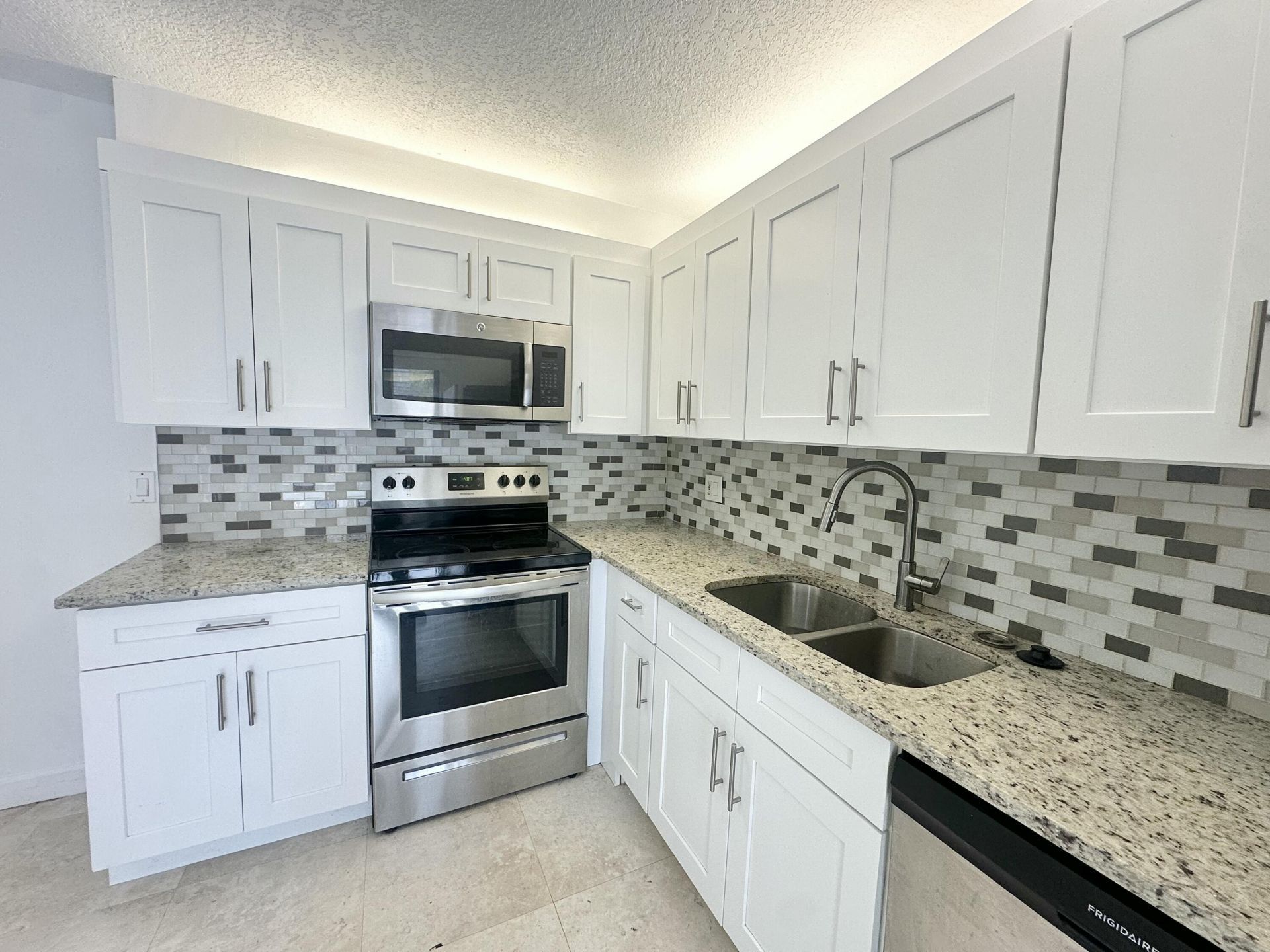 173 Lake Arbor Drive, Palm Springs, FL 33461 Photo