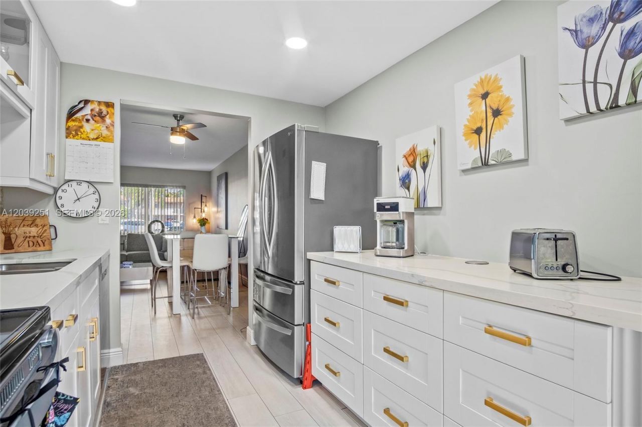 19 Abbey Ln , Unit 104, Delray Beach, FL 33446 Photo