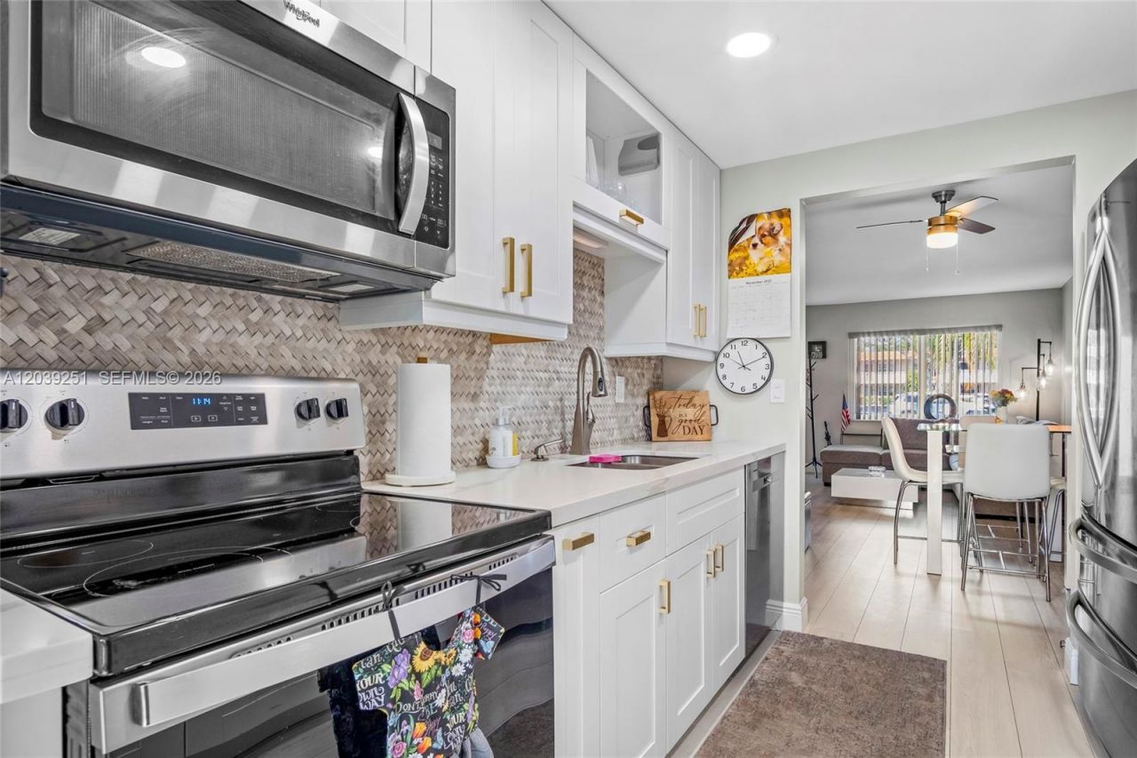 19 Abbey Ln , Unit 104, Delray Beach, FL 33446 Photo