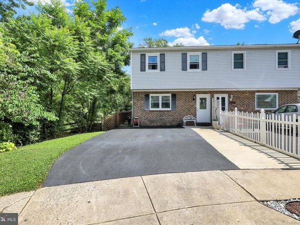 1008 CLOVERTON DRIVE, COLUMBIA, PA 17512