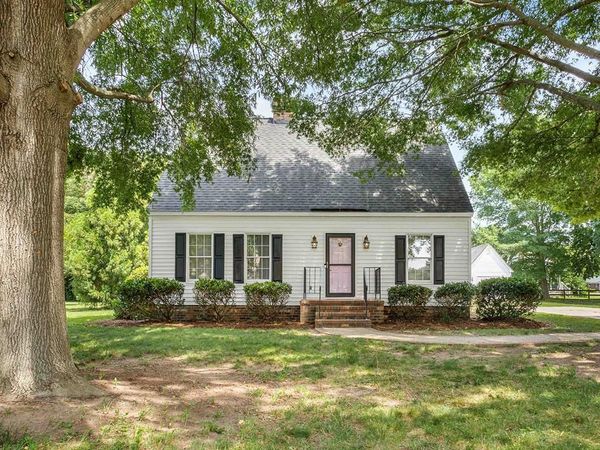 220 College Avenue, WARSAW, VA 22572