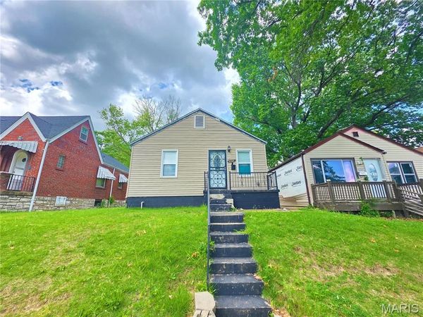 6343 Sherry Avenue , St Louis, MO 63136