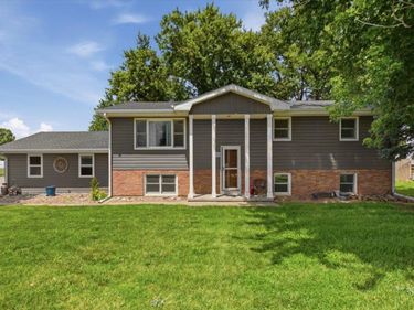 212 CHARLES Drive, UNDERWOOD, IA 51576