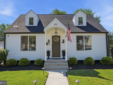 643 HILLCREST AVENUE, MORRISVILLE, PA 19067