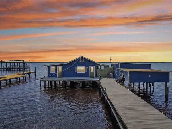 21 S LAKE STREET, CRESCENT CITY, FL 32112