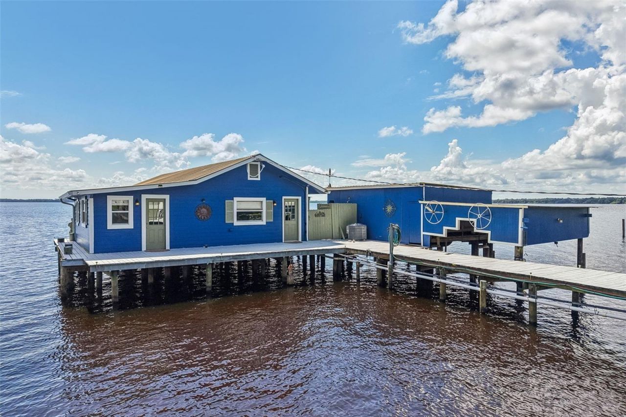 21 S Lake Street, Crescent City, FL 32112 Photo