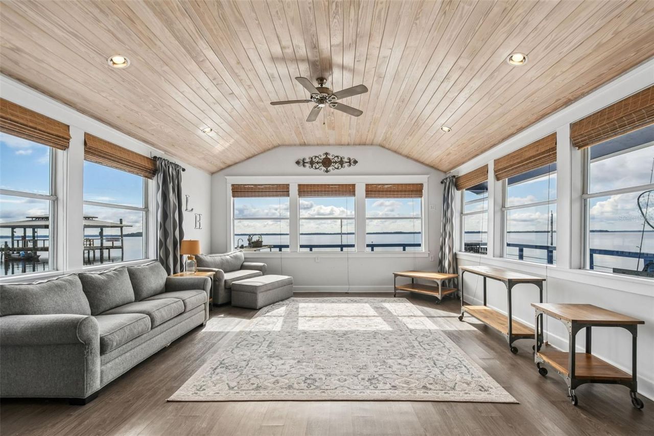 21 S Lake Street, Crescent City, FL 32112 Photo