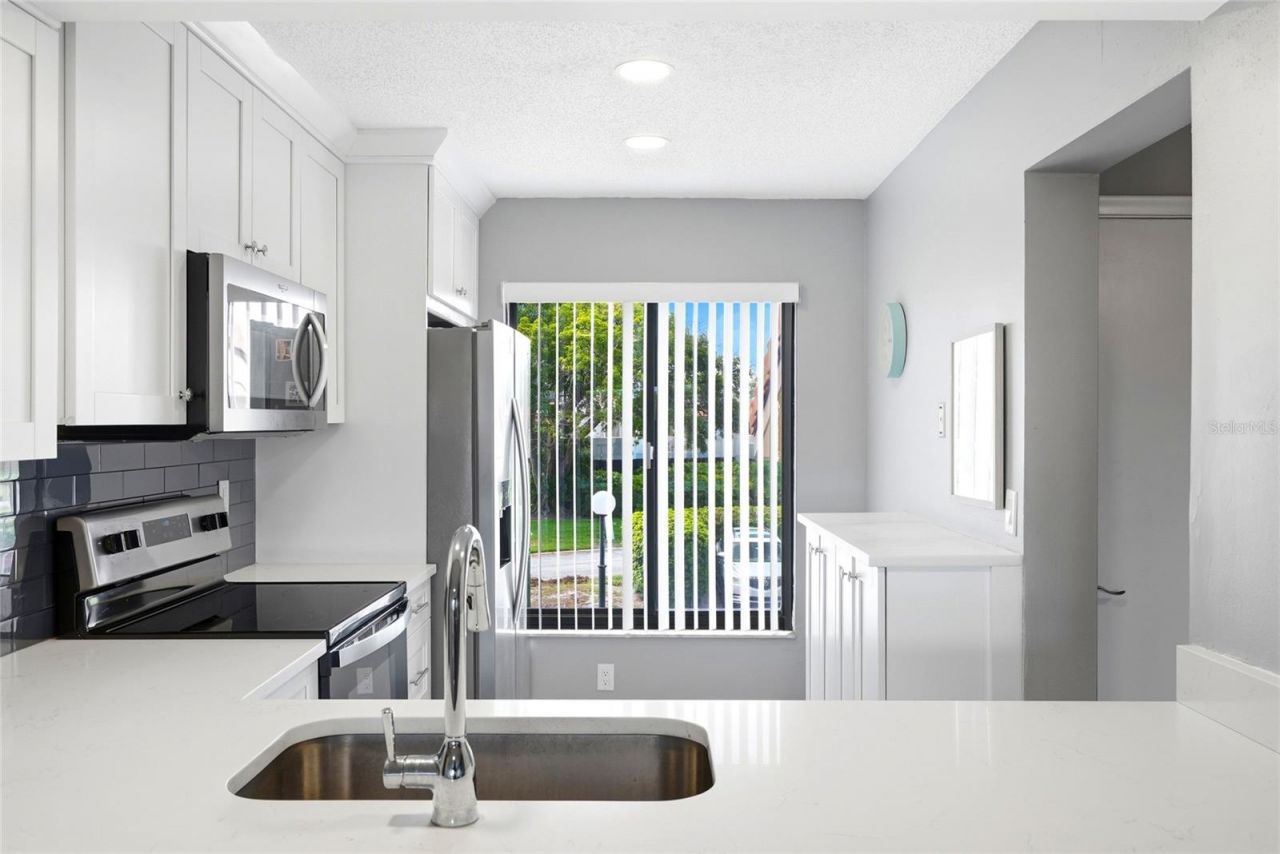 6105 Palma Del Mar Boulevard S, Unit 219, Saint Petersburg, FL 33715 Photo