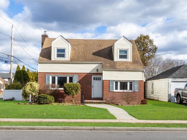 152 Charles Street , Unit Floor 1, Lynbrook, NY 11563
