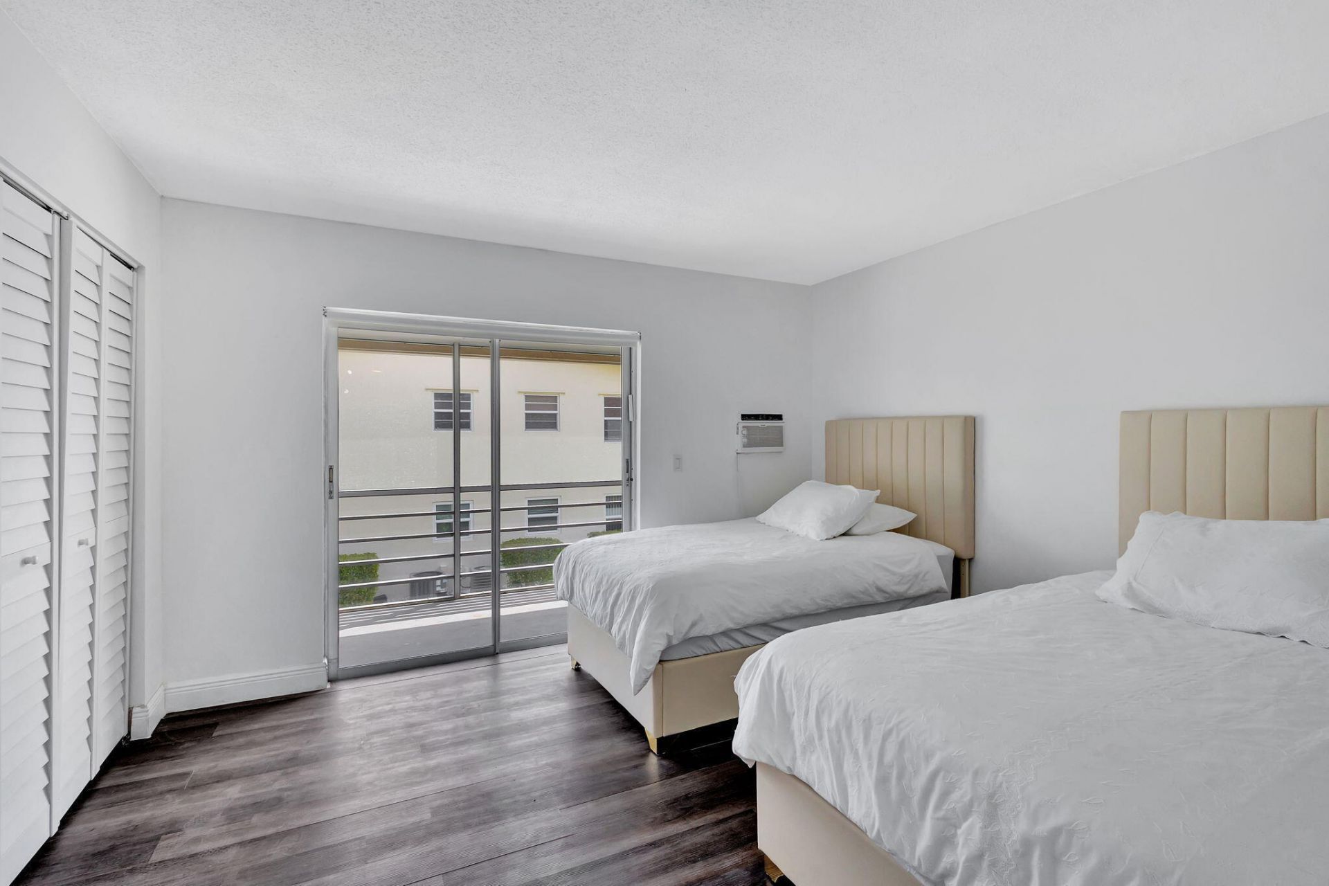 211 Sheffield I, West Palm Beach, FL 33417 Photo