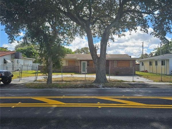 4506 Taft St , Hollywood, FL 33021