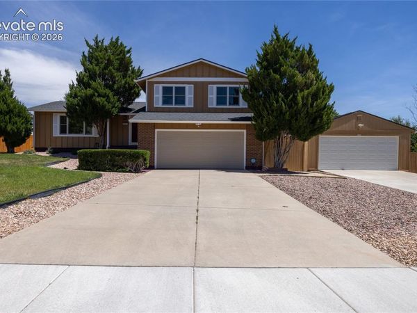 3433 Oak Creek Drive, Colorado Springs, CO 80906
