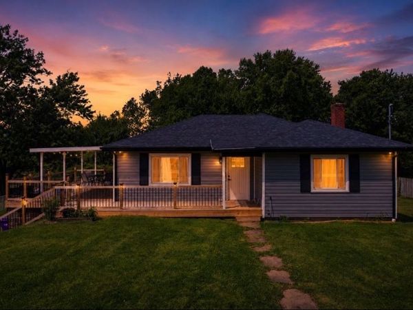 2017 Hulton Road, Verona, PA 15147