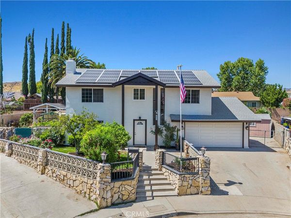 28020 Newbird Drive, Saugus, CA 91350
