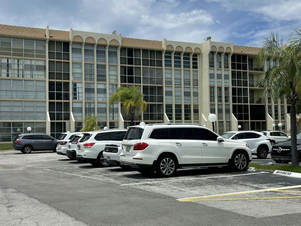 801 Three Islands Boulevard, Unit 306, Hallandale Beach, FL 33009
